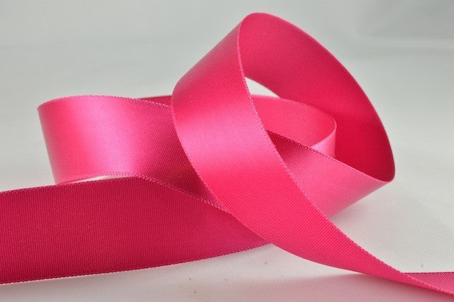 54033 - 15mm, 25mm & 38mm Single Faced Satin Ribbon x 100 Metre Rolls15mm / 33 Rouge