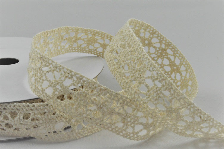 20mm Vintage Patterned Cotton Lace Ribbon (10 Metre Rolls)Natural