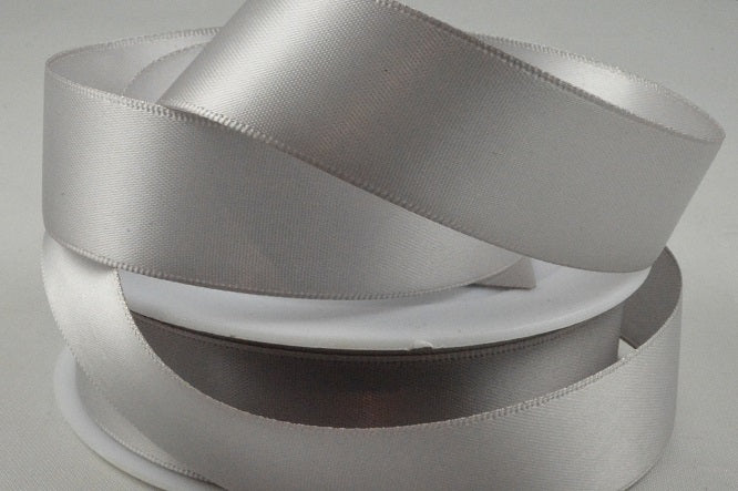 93977 - 3mm, 7, 10, 15, 25, 38 & 50mm Double Faced Satin Ribbon3mm / 84 Light Silver / 50 Metres
