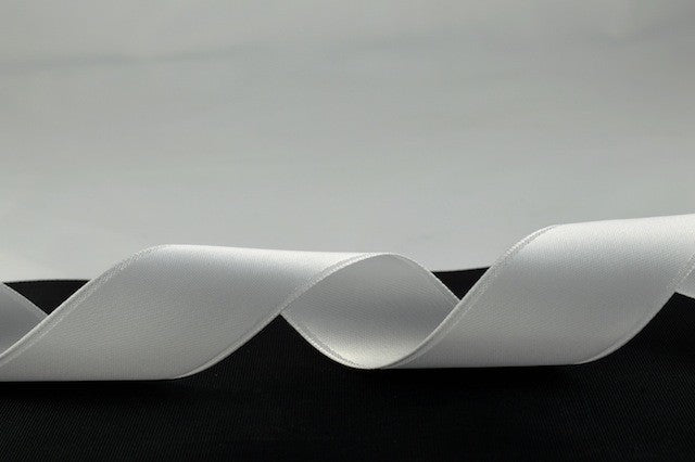54033 - 15mm, 25mm & 38mm Single Faced Satin Ribbon x 100 Metre Rolls15mm / 01 White