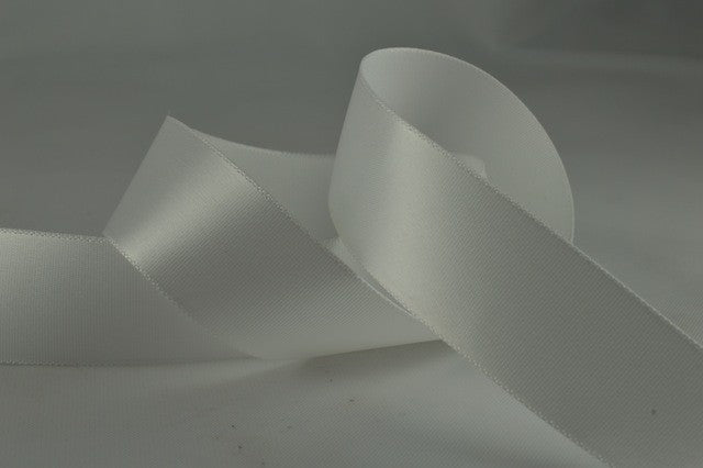 54033 - 15mm , 25mm and 38mm Single Faced Satin Ribbon x 20 Metre Rolls!15mm / 50 Eggshell