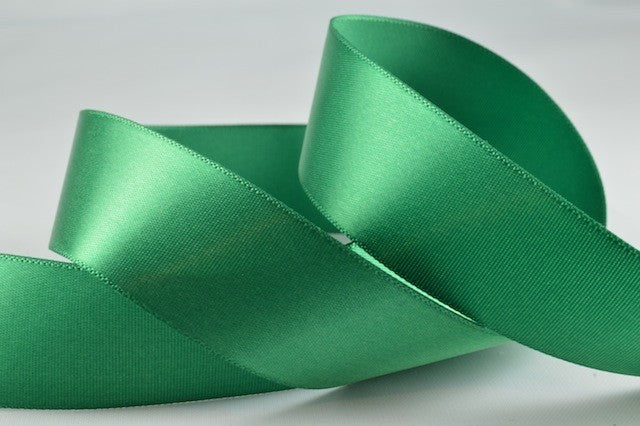 54033 - 15mm , 25mm and 38mm Single Faced Satin Ribbon x 20 Metre Rolls!15mm / 67 Emerald Green