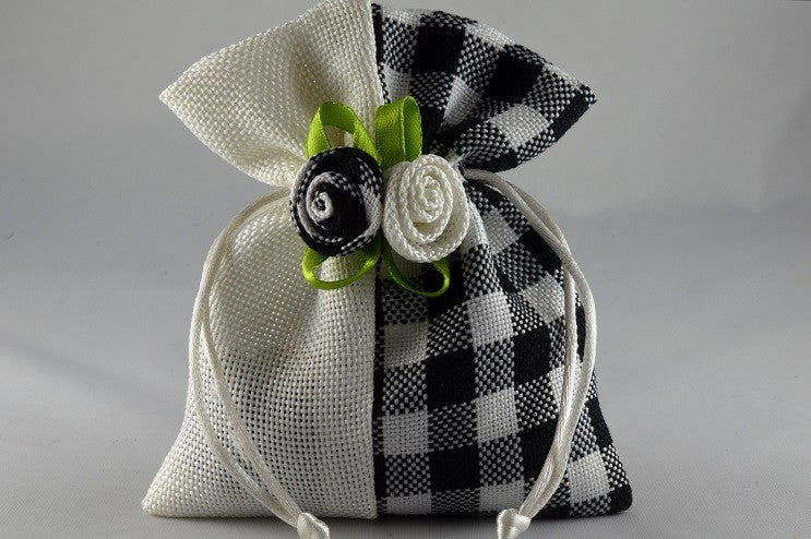 88007 - Coloured Flower Decorated Gingham Gift Bags x 5!Black