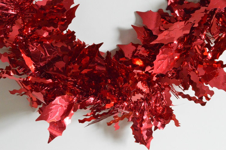 Coloured Holly Leaf Tinsel x 2 Metre Lengths!Red