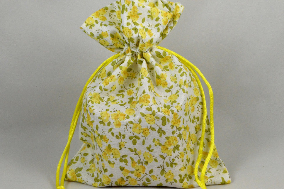88166 - Set of 3 Floral Gift Bags with Draw Strings! (Two Sizes)10.5cm x 13cm / Yellow