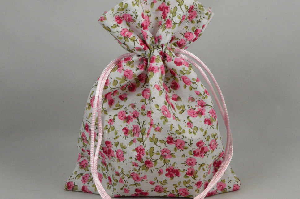 88166 - Set of 3 Floral Gift Bags with Draw Strings! (Two Sizes)10.5cm x 13cm / Baby Pink