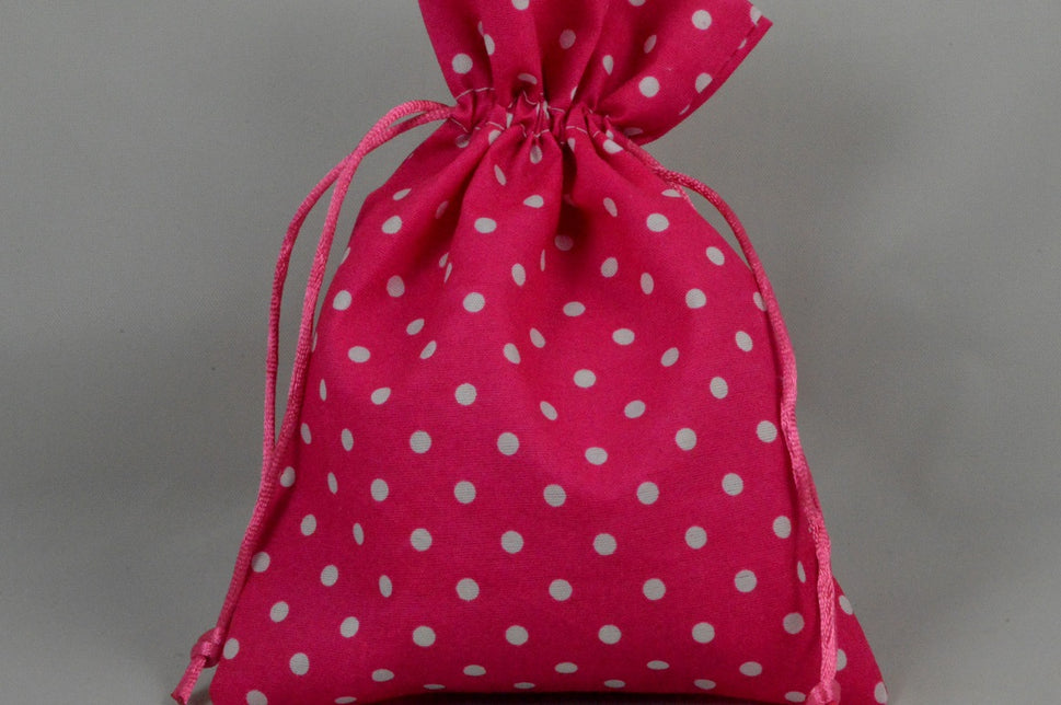88168 - Set of 3 Polka Dot Gift Bags with Draw Strings! (Two Sizes)10.5cm x 13cm / Pink