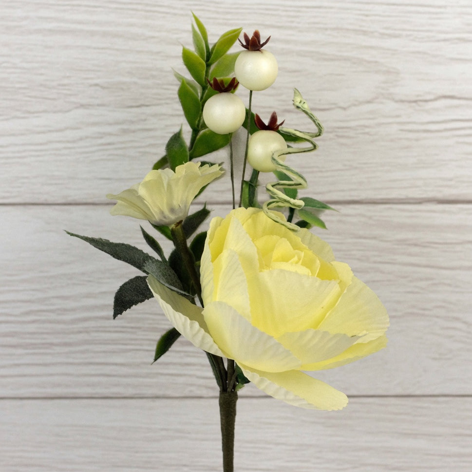 Soft Cream Delicate Floral Pick