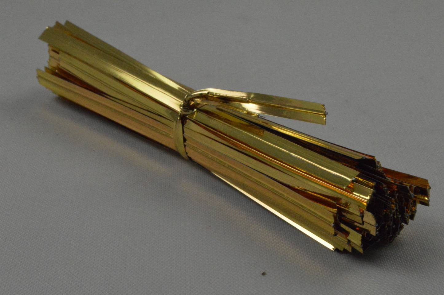 Single Wire Gold or Silver Twist Ties - In a Range of Lengths