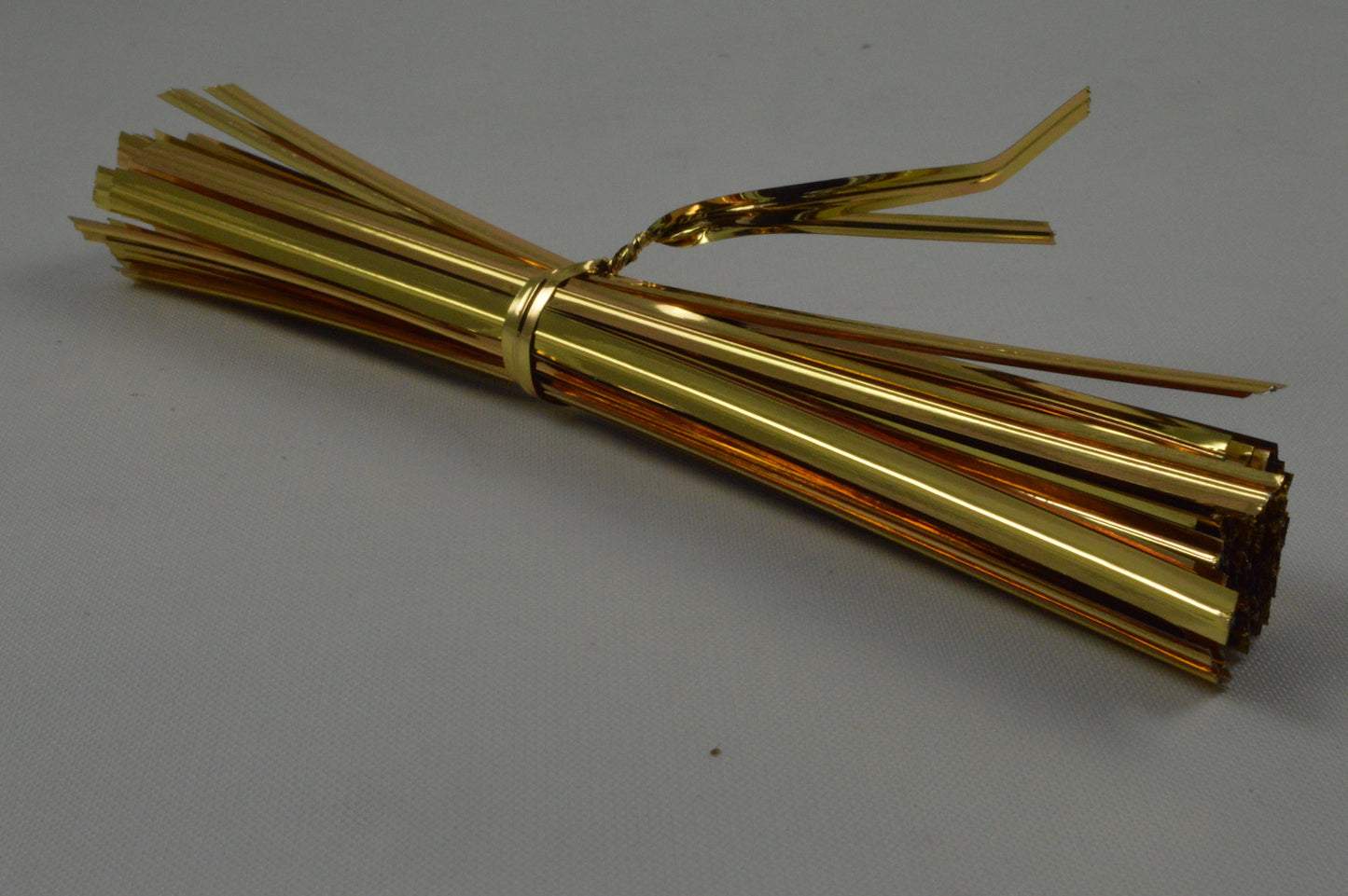 Single Wire Gold or Silver Twist Ties - In a Range of Lengths
