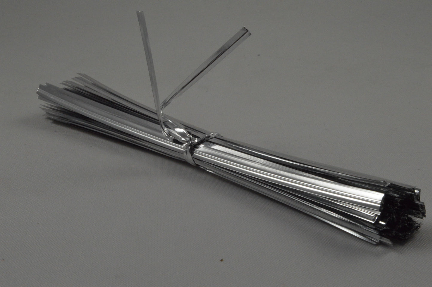 Single Wire Gold or Silver Twist Ties - In a Range of Lengths