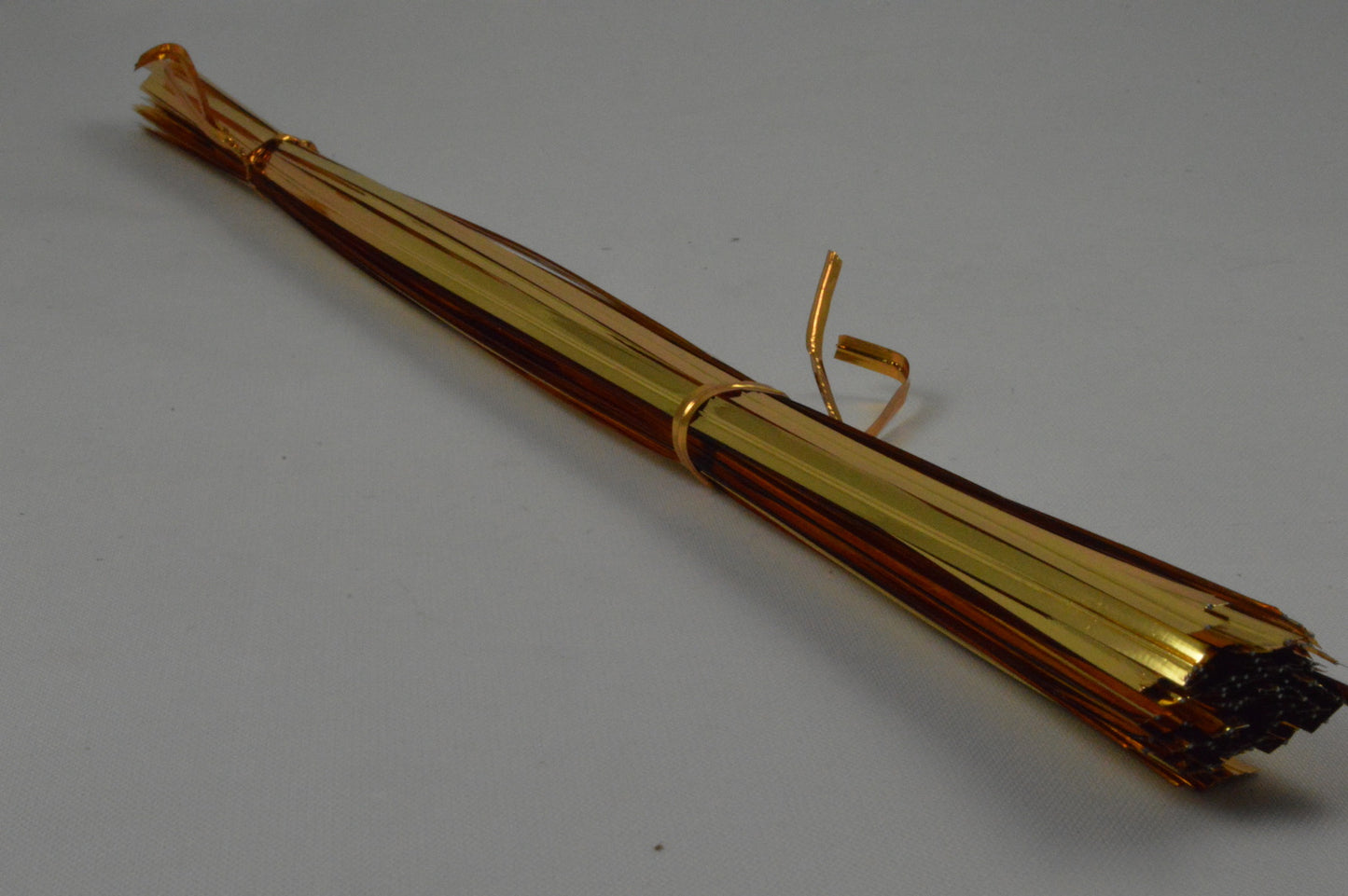 Single Wire Gold or Silver Twist Ties - In a Range of Lengths