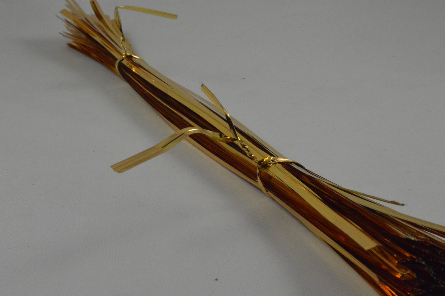 Single Wire Gold or Silver Twist Ties - In a Range of Lengths