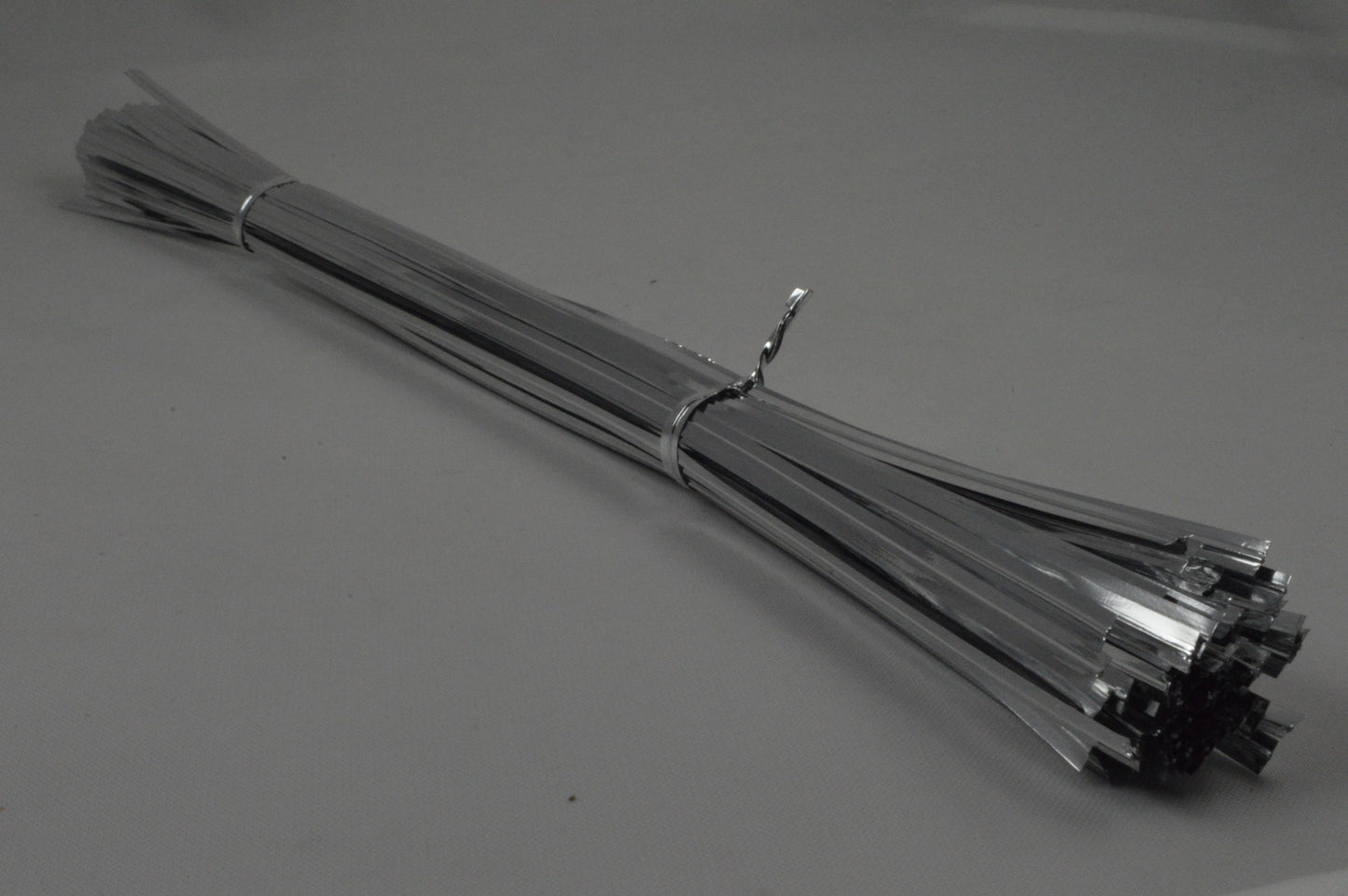 Single Wire Gold or Silver Twist Ties - In a Range of Lengths