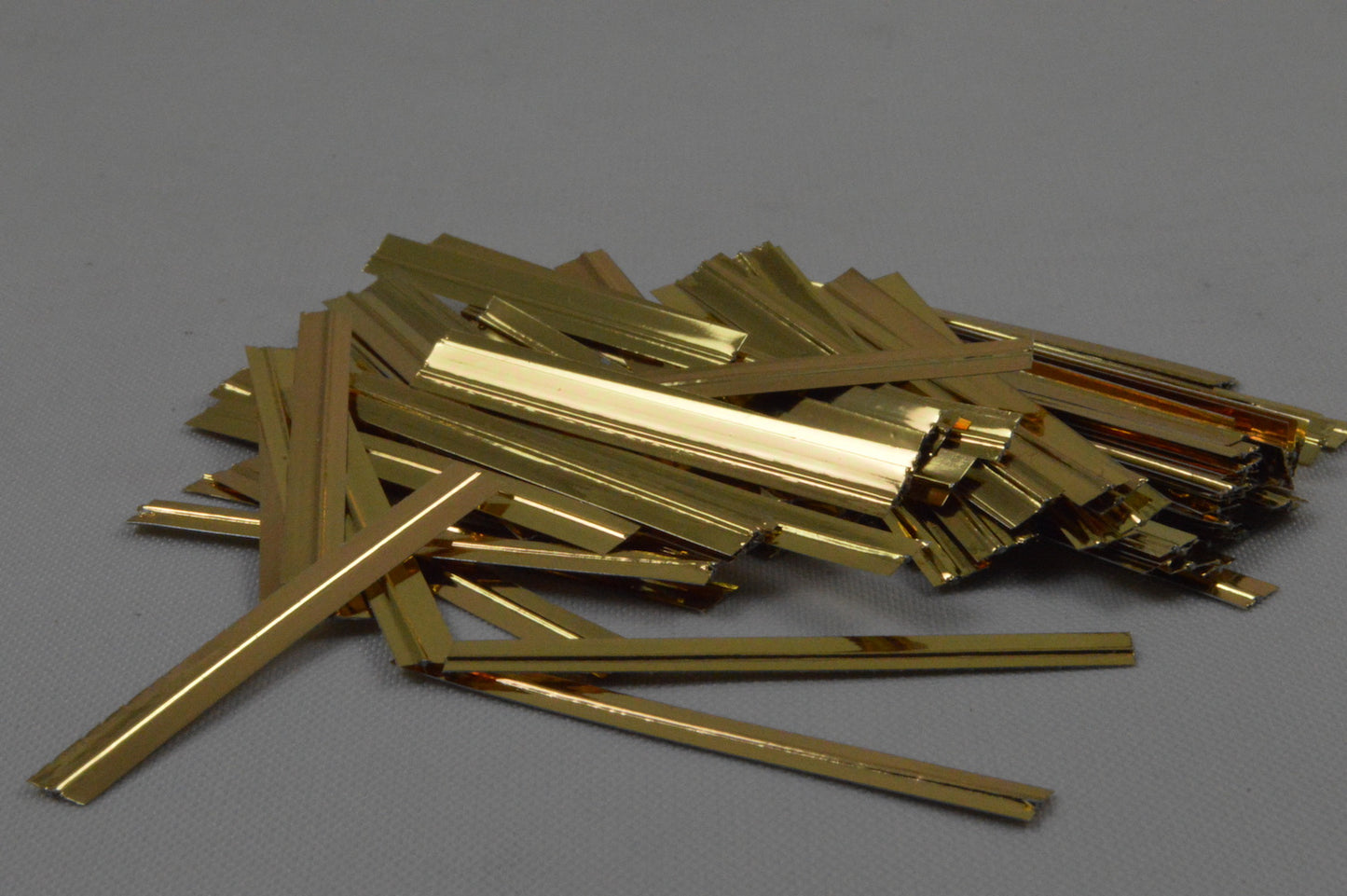 Single Wire Gold or Silver Twist Ties - In a Range of Lengths