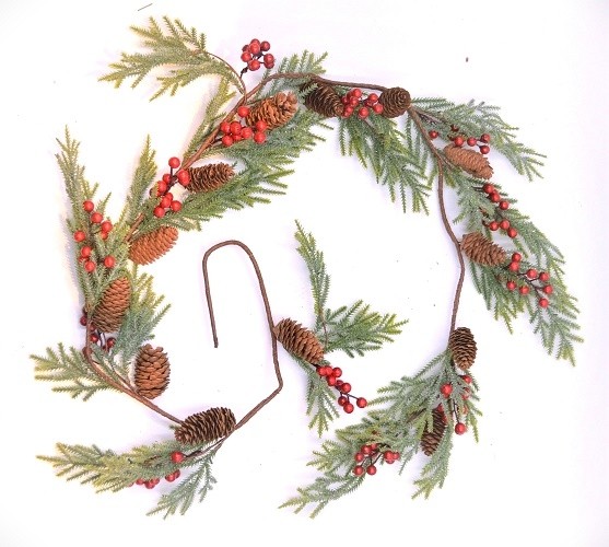 22023 - Christmas Pine Cones & Red Berries Garland.  Length  1.5mts apx