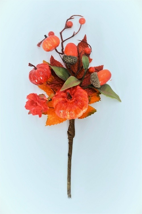 22047 - Floral Pumpkin Halloween Pick. Measures - 22cm Height x 14cm Width.