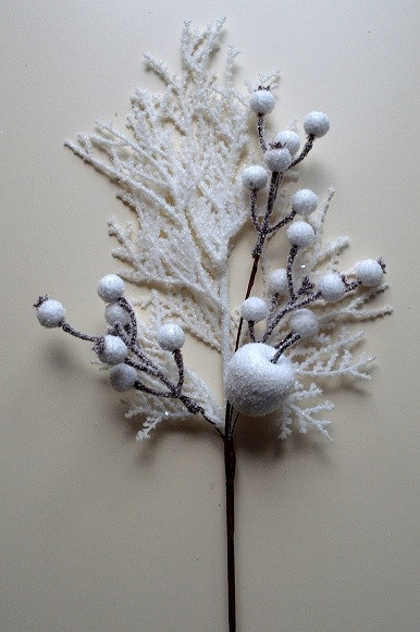 22069 - Frosted Winter branch and berries for a chilly wintery scene with a hint of sparkle. Height 460mm  ,   Width  220mm 