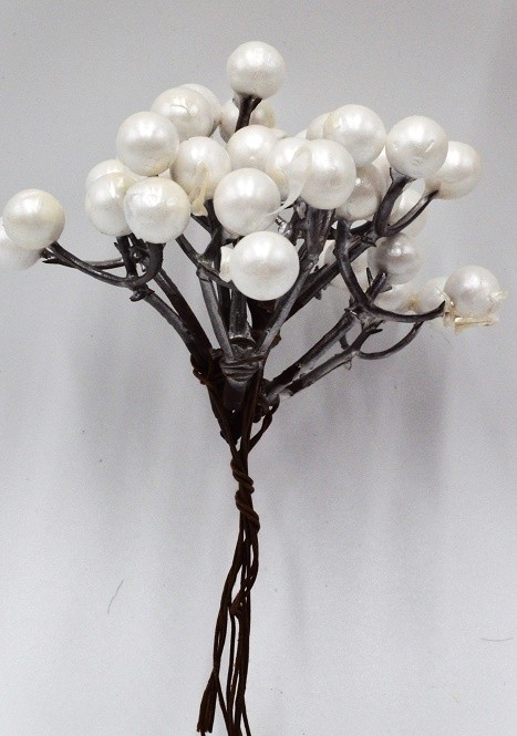 22091 - Snow white berries Christmas Deco Pick.  Measures - 11cm Height x 8cm Width.