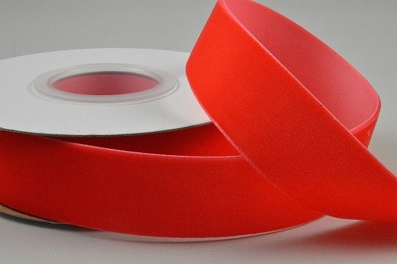 Y910 -  25mm Red Luxury Velvet Ribbon x 5mts