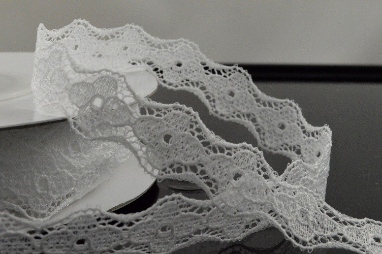88068 14mm White Flower Lace Design