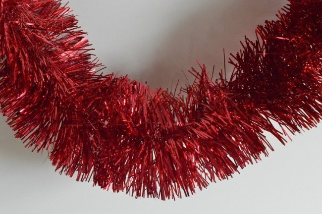 88135 - Red Coloured Tinsel x 2 Metre Lengths!
