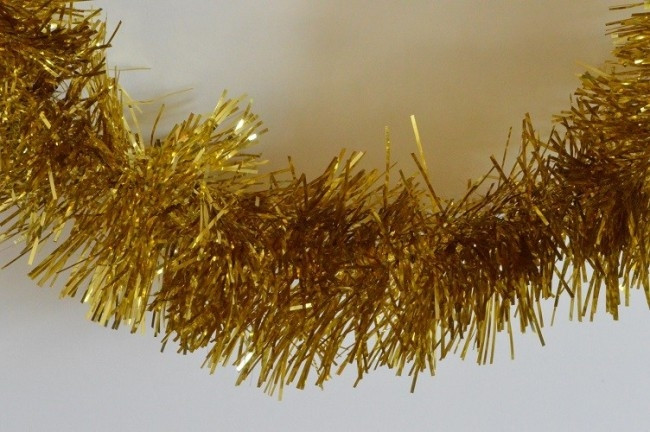 88135 - Gold Coloured Tinsel x 2 Metre Lengths!