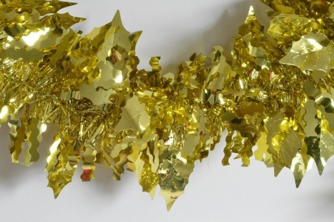 88138 - Gold Coloured Holly Leaf Tinsel x 2 Metre Lengths!