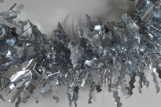 88138 - Silver Coloured Holly Leaf Tinsel x 2 Metre Lengths!