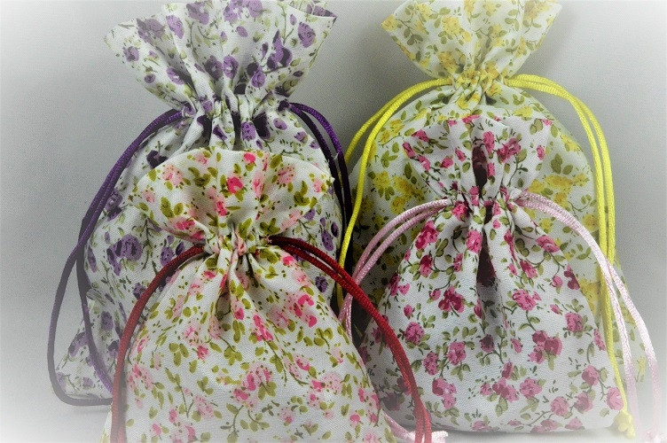 88166 - Set of 3 Small Or Medium Floral Gift Bags with Draw Strings!