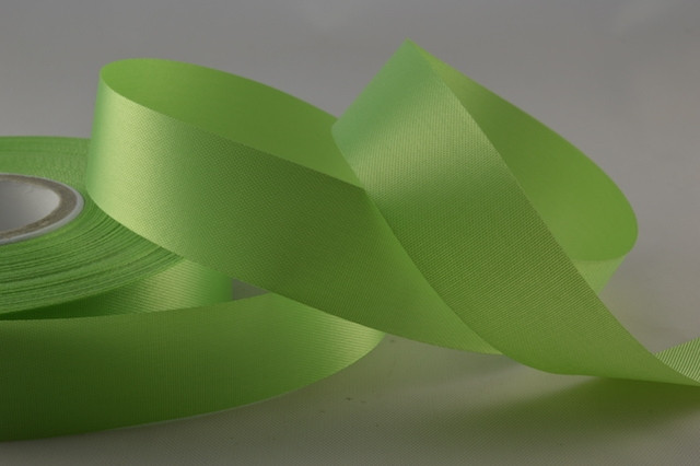 Y778 - 24mm Orchard Green cut edge satin ribbon x 100mts