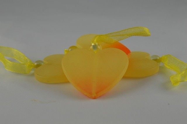 X342 - 40mm Yellow Hearts & String x 12 Pieces Per Bag