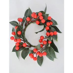 22026 - Red Berry & Leaf Christmas Wreath. Measures 18cm in diameter