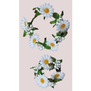 33020 - Beautiful Daisies in a circular floral arrangement.  Perfect as a hanging decoration or the centre piece of a candle. Two Sizes Available.