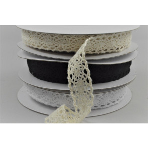 88185 - 20mm Cotton Lace Ribbon Trim.  Vintage Patterned Design x 10 metres